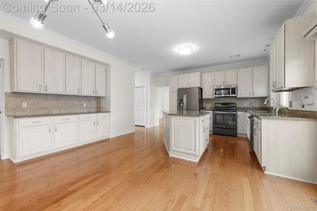 18890 Church Hill Drive, Riverview, MI 48193