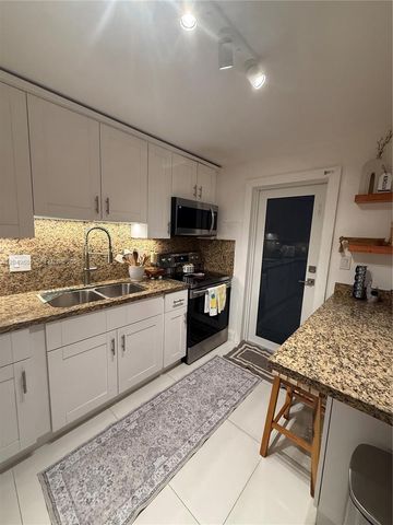 1902 N 24th Avenue, Hollywood, FL 33020