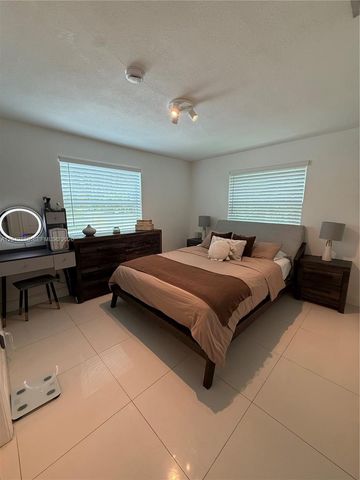 1902 N 24th Avenue, Hollywood, FL 33020