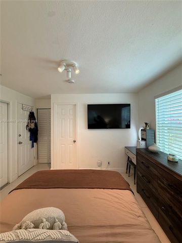 1902 N 24th Avenue, Hollywood, FL 33020