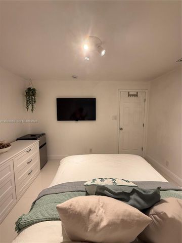 1902 N 24th Avenue, Hollywood, FL 33020