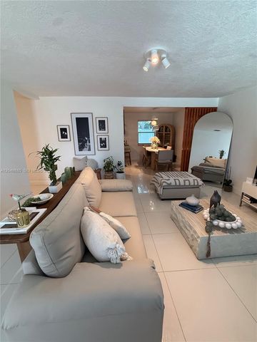 1902 N 24th Avenue, Hollywood, FL 33020
