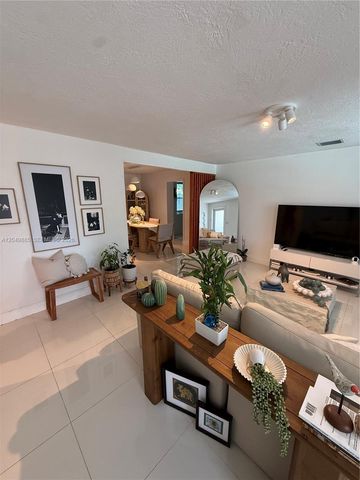 1902 N 24th Avenue, Hollywood, FL 33020