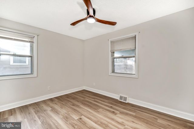 12 OVERBROOK AVE, Maple Shade, NJ 08052