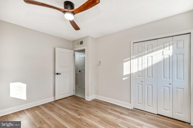 12 OVERBROOK AVE, Maple Shade, NJ 08052