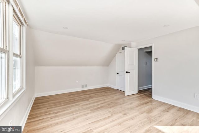 12 OVERBROOK AVE, Maple Shade, NJ 08052