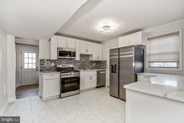 12 OVERBROOK AVE, Maple Shade, NJ 08052