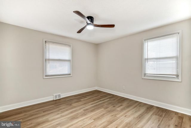 12 OVERBROOK AVE, Maple Shade, NJ 08052