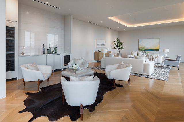 4205 Buena Vista Street 501, Dallas, TX 75205