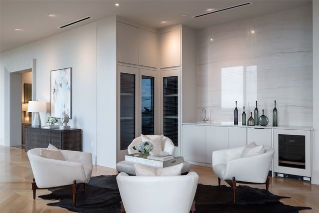 4205 Buena Vista Street 501, Dallas, TX 75205