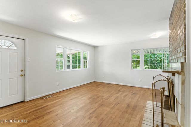 116 East Magnolia Lane, Oak Ridge, TN 37830