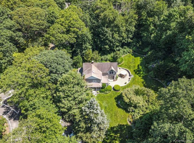 111 Stony Hollow Road, Centerport, NY 11721