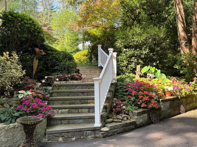 111 Stony Hollow Road, Centerport, NY 11721