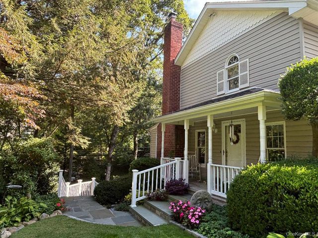111 Stony Hollow Road, Centerport, NY 11721
