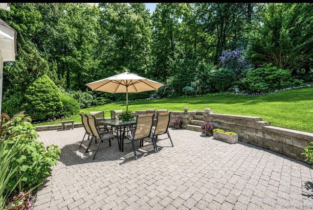 111 Stony Hollow Road, Centerport, NY 11721