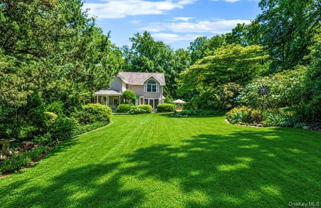 111 Stony Hollow Road, Centerport, NY 11721