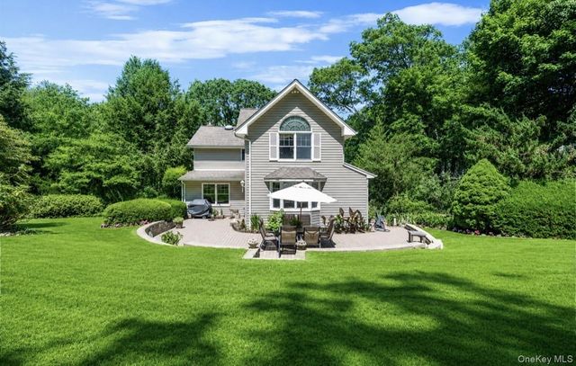 111 Stony Hollow Road, Centerport, NY 11721