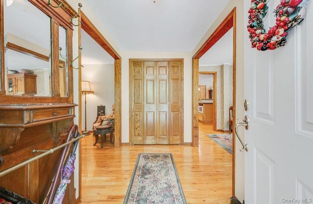 111 Stony Hollow Road, Centerport, NY 11721