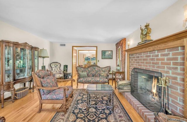 111 Stony Hollow Road, Centerport, NY 11721