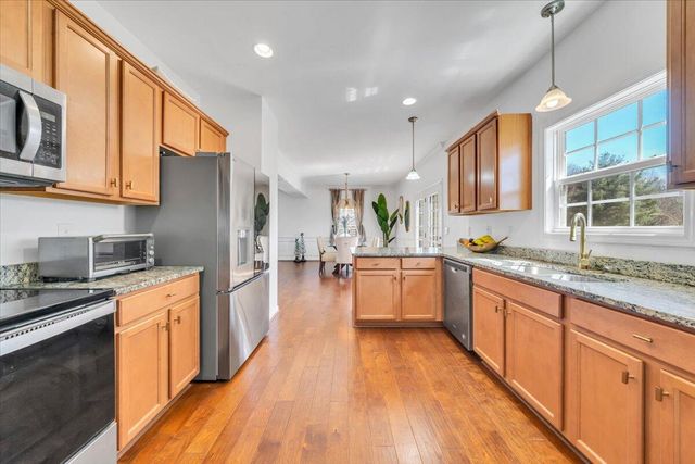 3230 Clearview DR, Roanoke, VA 24018