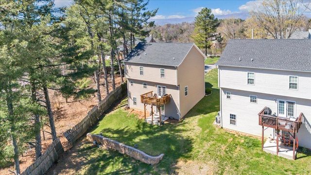 3230 Clearview DR, Roanoke, VA 24018