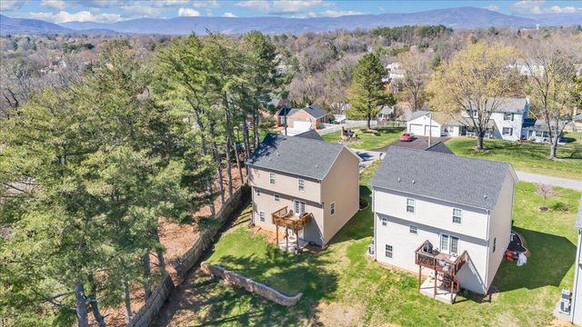 3230 Clearview DR, Roanoke, VA 24018