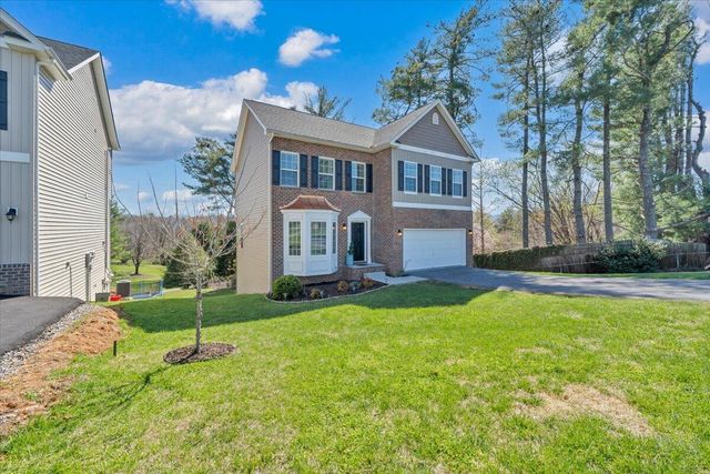 3230 Clearview DR, Roanoke, VA 24018