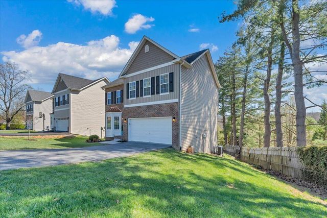 3230 Clearview DR, Roanoke, VA 24018