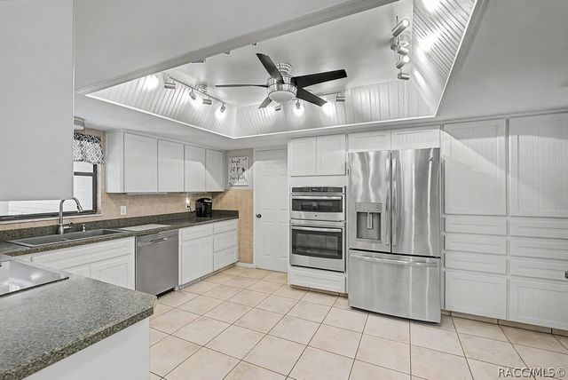 2222 S Bolton Avenue, Homosassa, FL 34448