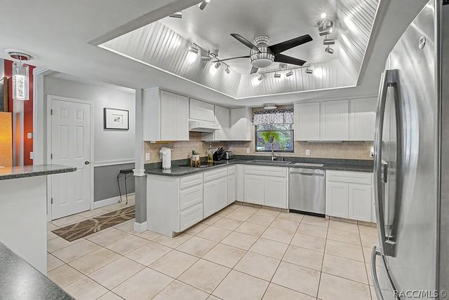 2222 S Bolton Avenue, Homosassa, FL 34448
