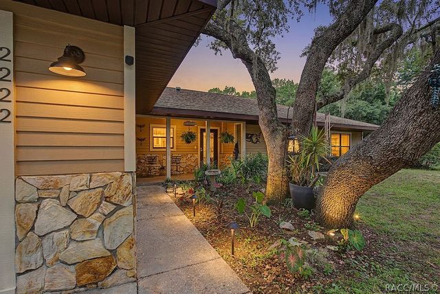 2222 S Bolton Avenue, Homosassa, FL 34448