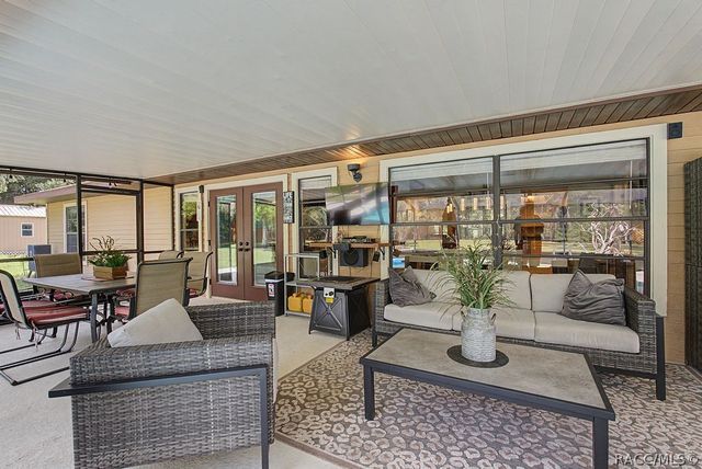 2222 S Bolton Avenue, Homosassa, FL 34448