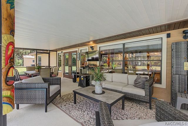 2222 S Bolton Avenue, Homosassa, FL 34448