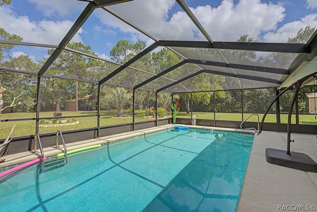 2222 S Bolton Avenue, Homosassa, FL 34448