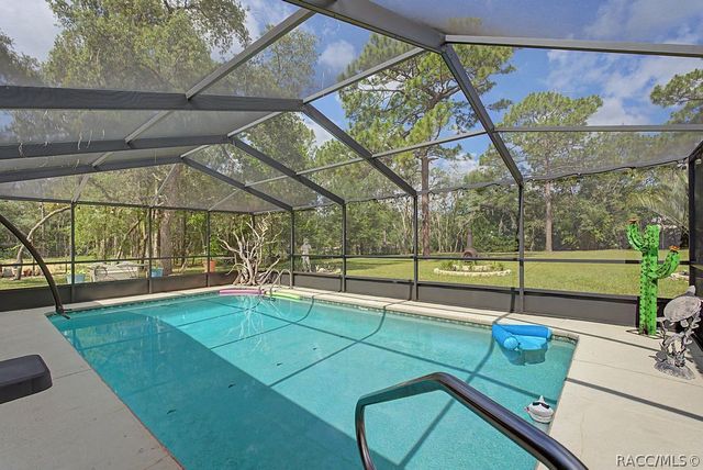2222 S Bolton Avenue, Homosassa, FL 34448