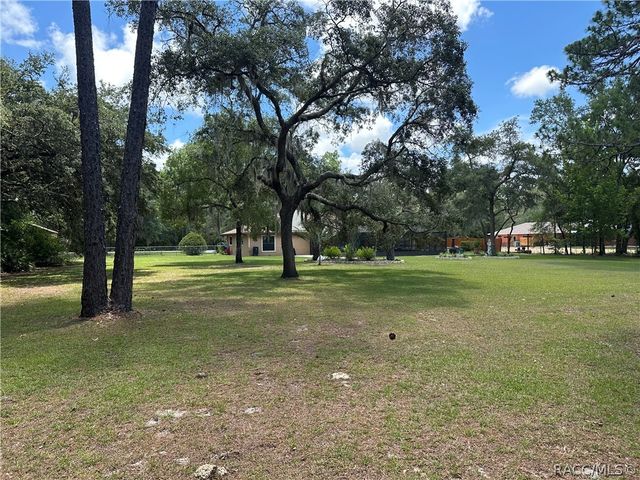 2222 S Bolton Avenue, Homosassa, FL 34448