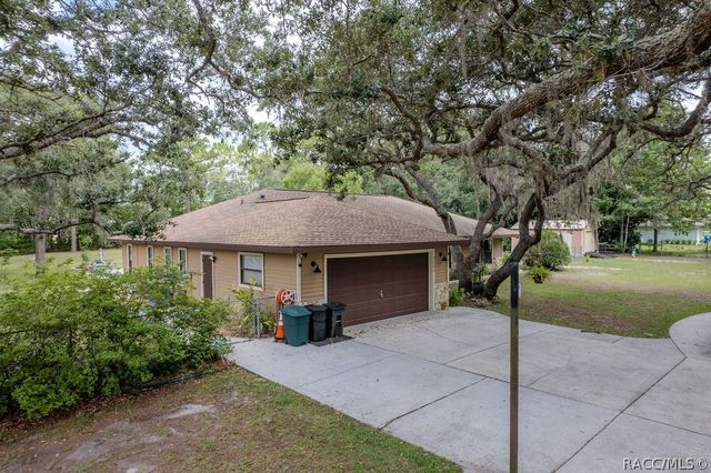 2222 S Bolton Avenue, Homosassa, FL 34448