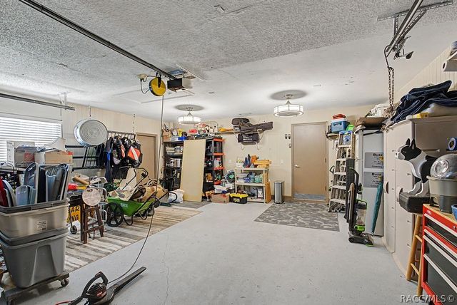 2222 S Bolton Avenue, Homosassa, FL 34448
