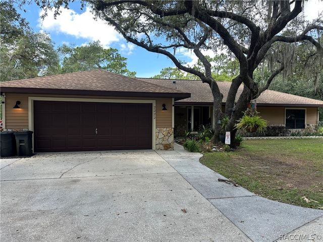 2222 S Bolton Avenue, Homosassa, FL 34448