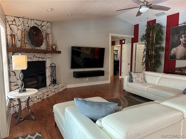 2222 S Bolton Avenue, Homosassa, FL 34448