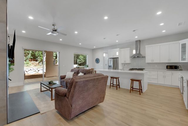 6107 Oakley Lane, Foresthill, CA 95631