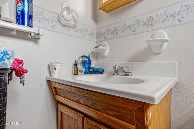 5448 Edmonton Avenue, El Paso, TX 79924