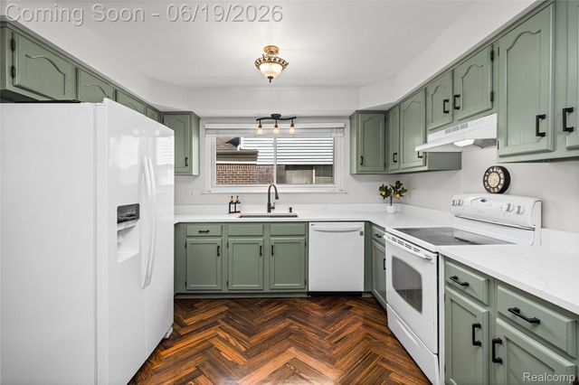 3433 Dobbin Drive, Sterling Heights, MI 48310