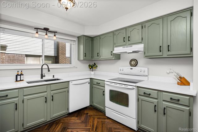 3433 Dobbin Drive, Sterling Heights, MI 48310