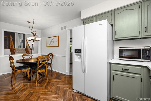 3433 Dobbin Drive, Sterling Heights, MI 48310