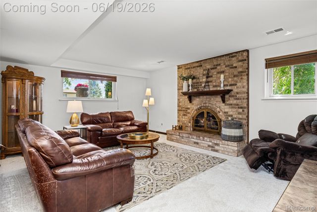 3433 Dobbin Drive, Sterling Heights, MI 48310