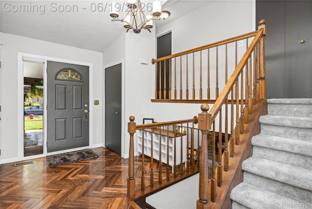 3433 Dobbin Drive, Sterling Heights, MI 48310