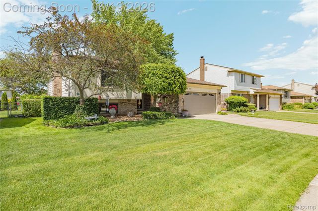 3433 Dobbin Drive, Sterling Heights, MI 48310