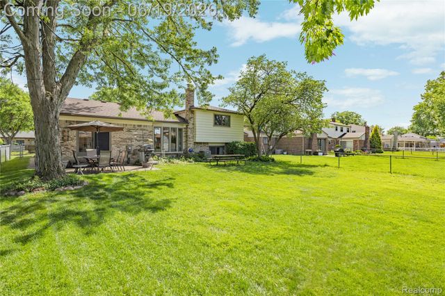3433 Dobbin Drive, Sterling Heights, MI 48310