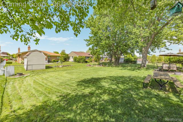 3433 Dobbin Drive, Sterling Heights, MI 48310